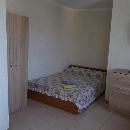 гостевой дом-золотой берег 招待所 *